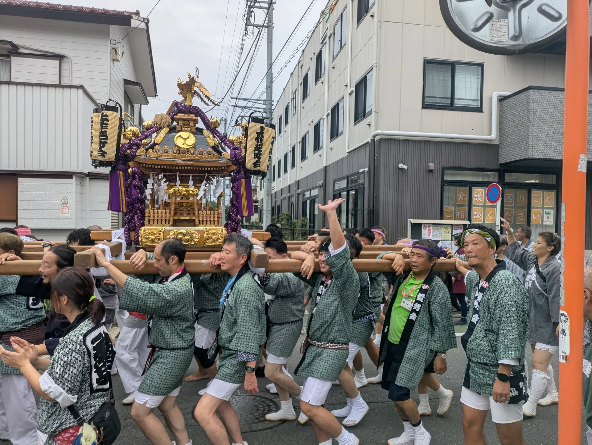 上作延秋季祭礼神輿渡御が行われました!